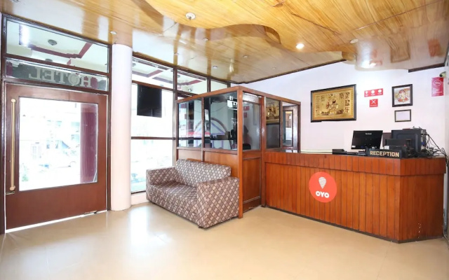 OYO 11912 Hotel Nav Classic
