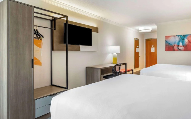 Holiday Inn Express Hotel & Suites Amherst-Hadley, MA