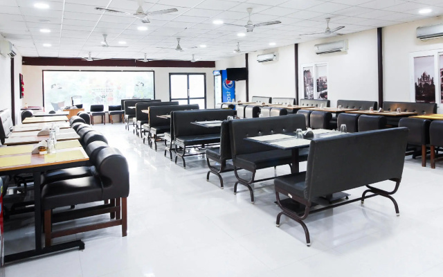 Capital O 71726 Airport Stay Inn