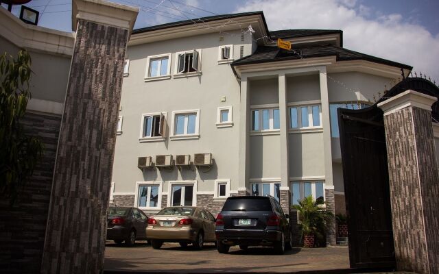 Отель Sweet Season Luxury Suites вид на фасад