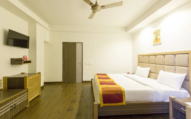 Capital O 7589 Hotel Aditya Inn