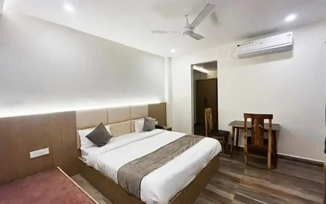 FabHotel Prakash