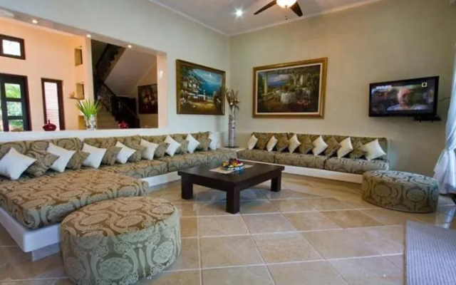 Palacios Inn Resort