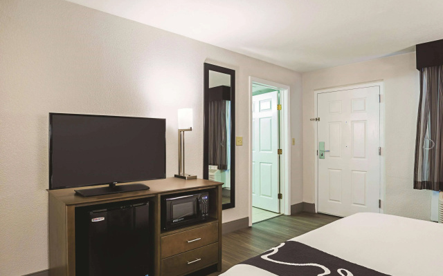 Wingate by Wyndham Galveston Beachfront at the Seawall