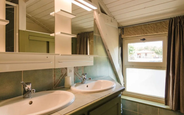 Lush Mansion in Lacapelle-marival With Jacuzzi