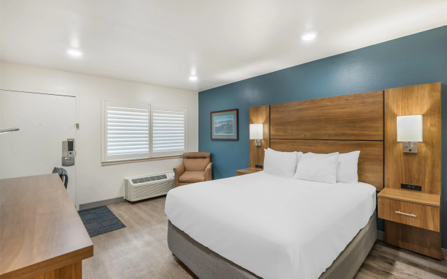 Best Western Plus Clocktower Inn