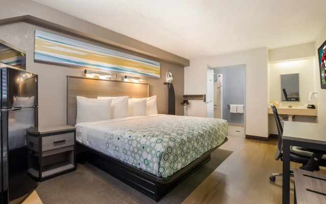 HomeTowne Studios By Red Roof Princeton – Ewing/ Lawrenceville