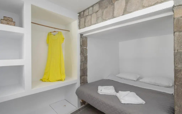 Almera Sea View Boat House