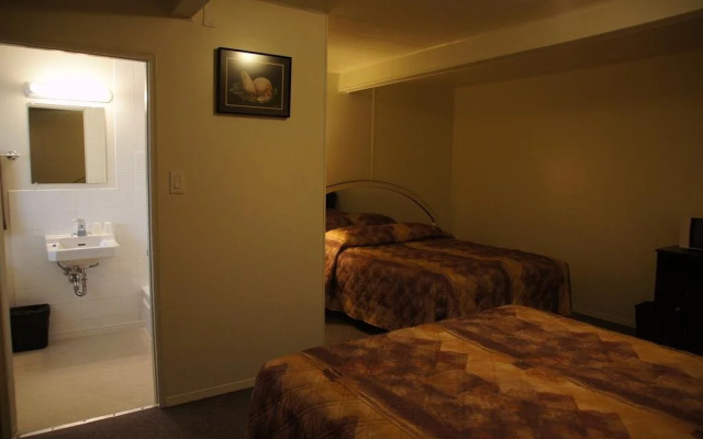 Voyageur Motor Inn