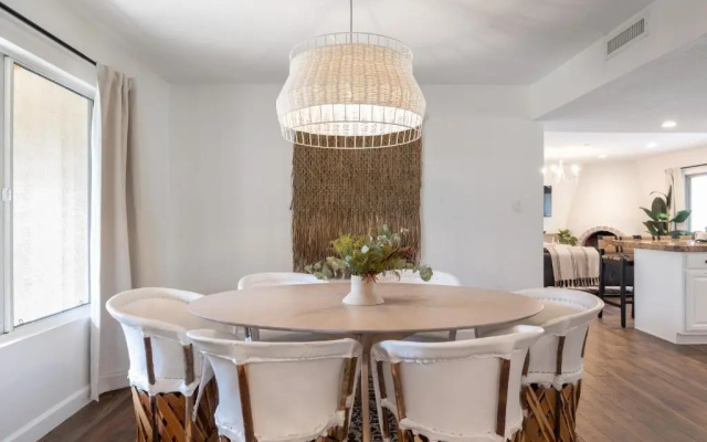 Bella Luna Retreat By HomeSlice Stays