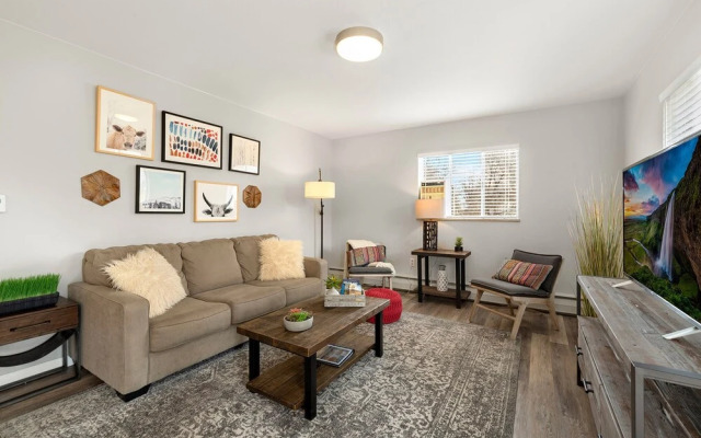 Old Town Condo by Library Park | Walk Everywhere!