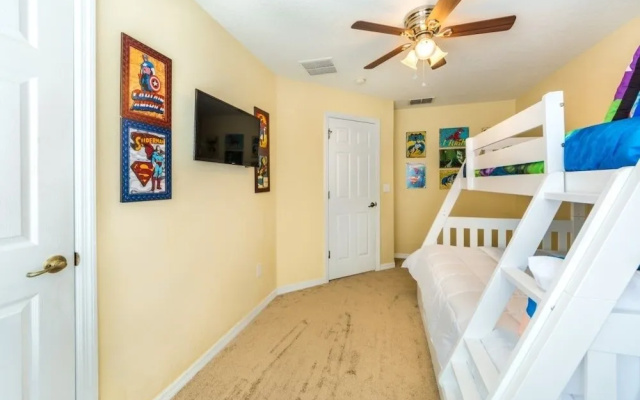 Pet Friendly & Beautifully Furnished! 4 Bedroom Home