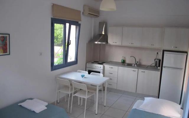 Nikolas Apartments