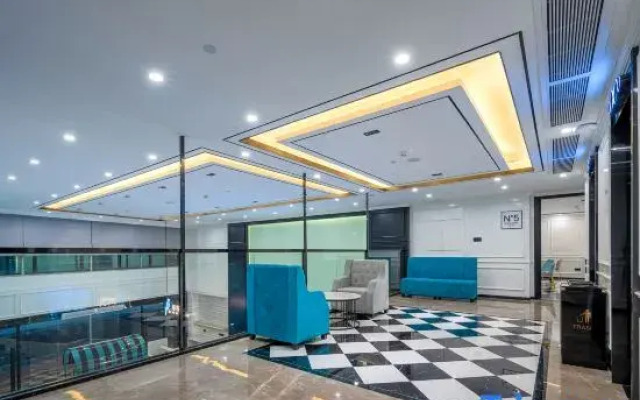 Xana Hotelle Hotel (Guangzhou Wanda Plaza Feixiang Park Subway Station)