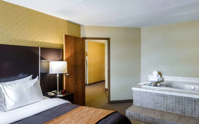 Holiday Inn Express Fall River North by IHG