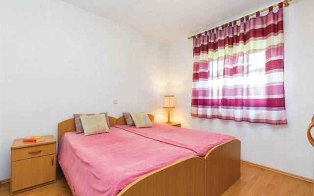 Amazing Apartment in Novi Vinodolski With 2 Bedrooms and Wifi