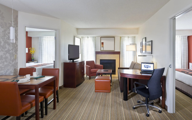 Residence Inn Houston The Woodlands / Lake Front Circle