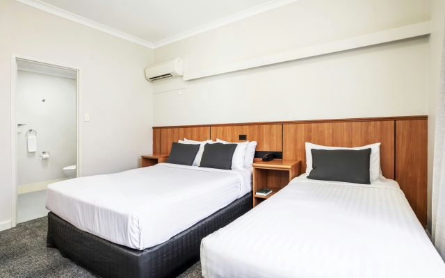Metro Hotel Perth City