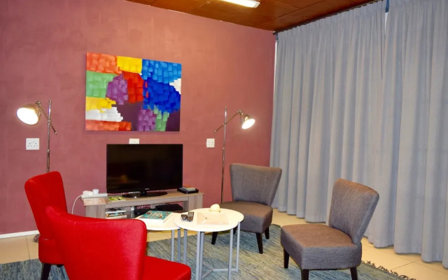 Modern 3 Bedroom Apartment in Central Cape Town