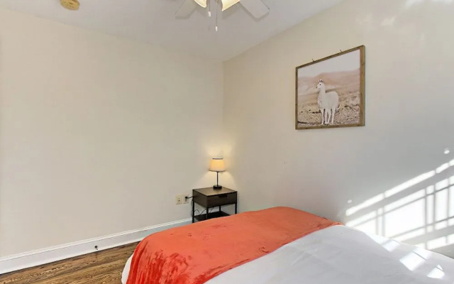 Beautiful 3br/2ba Colonial House | CozySuites