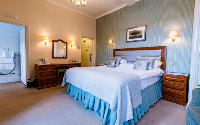 The George Hotel