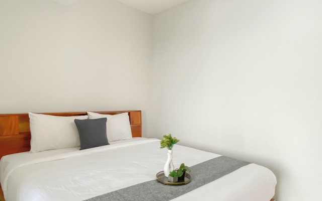 Contemporary And Restful 2Br At Apartment Anwa Residence