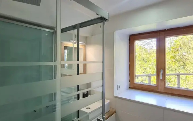 Alpine Apartment for 6 Guests