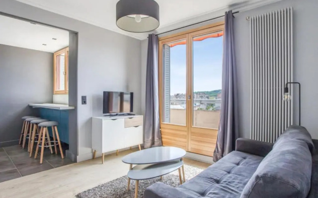 Modern 1br with terrace and a breathtaking view in Annecy