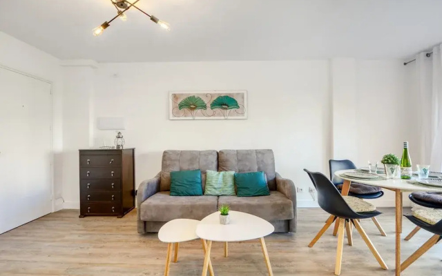 Apartment in Empuriabrava Near Beach