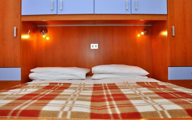 Lovely Holiday Apartment With sea View