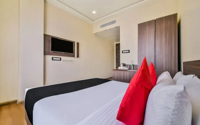 Capital O 40626 M3 Hotel
