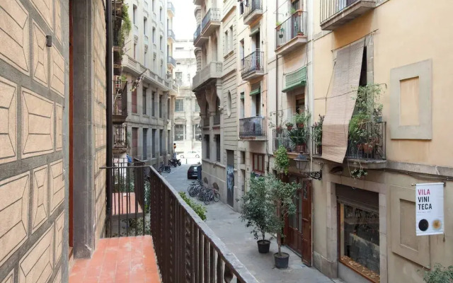 Stylish Gothic Apartment In El Born