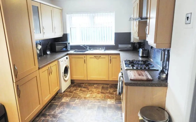 Outstanding and Spacious modern 4 bedroom house