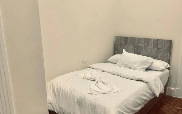 Cairo Crown Hotel