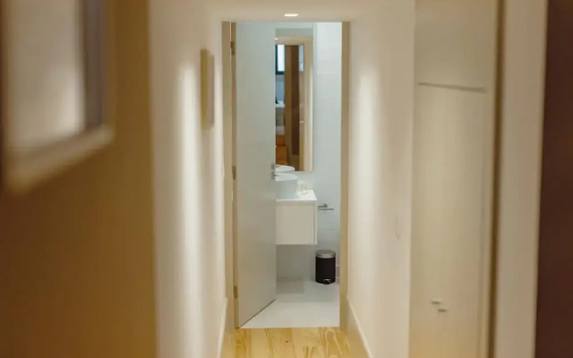Legacy Oporto Design Apartment A by Vacationy