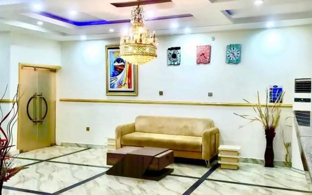 T Golden Villa Hotel