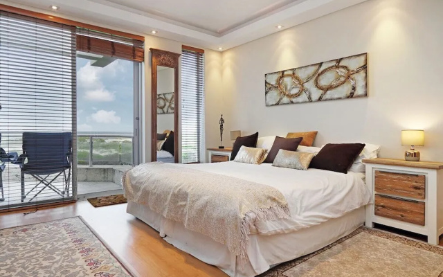 Dolphin Beach E5