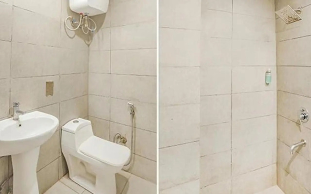 FabHotel Noida Grand