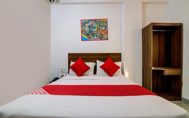 Varcity Comforts by OYO Rooms