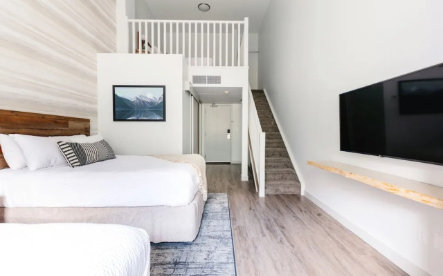 Glacier View Lodge