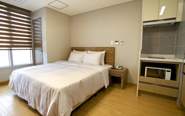 The Class 300 Hotel and Condominium