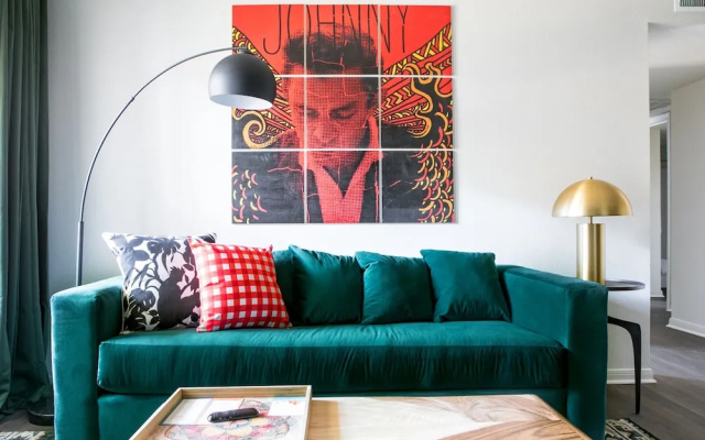 WanderJaunt - Oak Hill Apartment