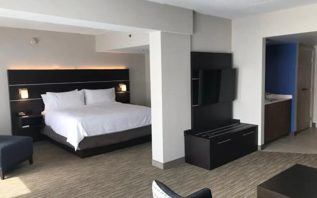 Comfort Inn & Suites Conference Center
