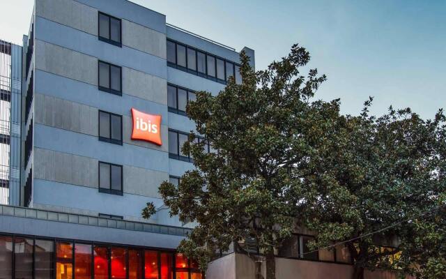 Hotel ibis Porto Centro вид на фасад