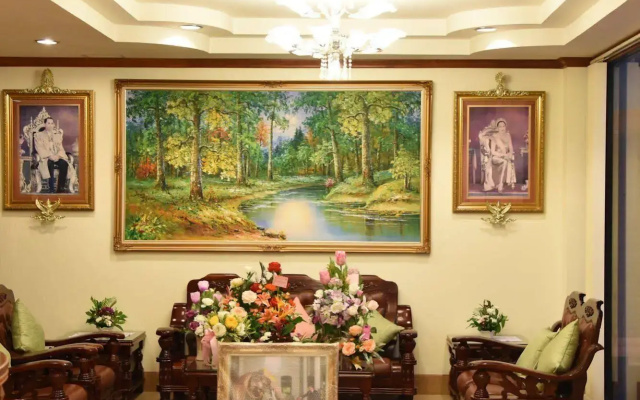 Sripet Hotel