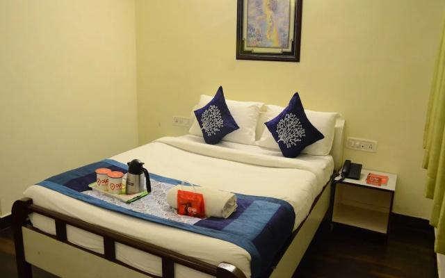 OYO 7647 Hotel Lions Den