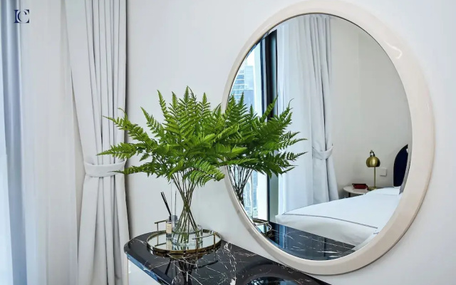 2bedroom Apt in Burj Crown