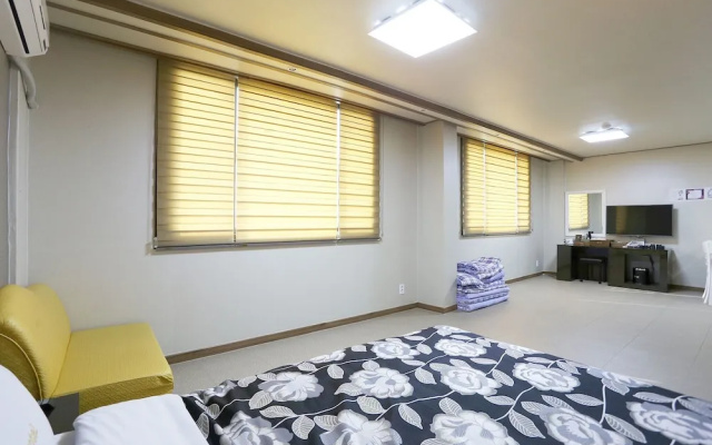 Gangneung Gyeongpodae Lovely Motel