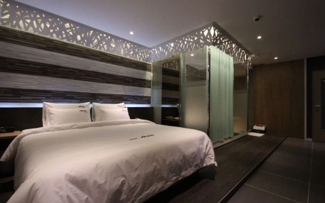 Aria Hotel
