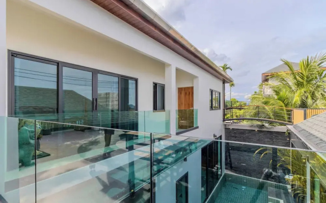 5BR Villa Waterfall Pool Movie Room V257